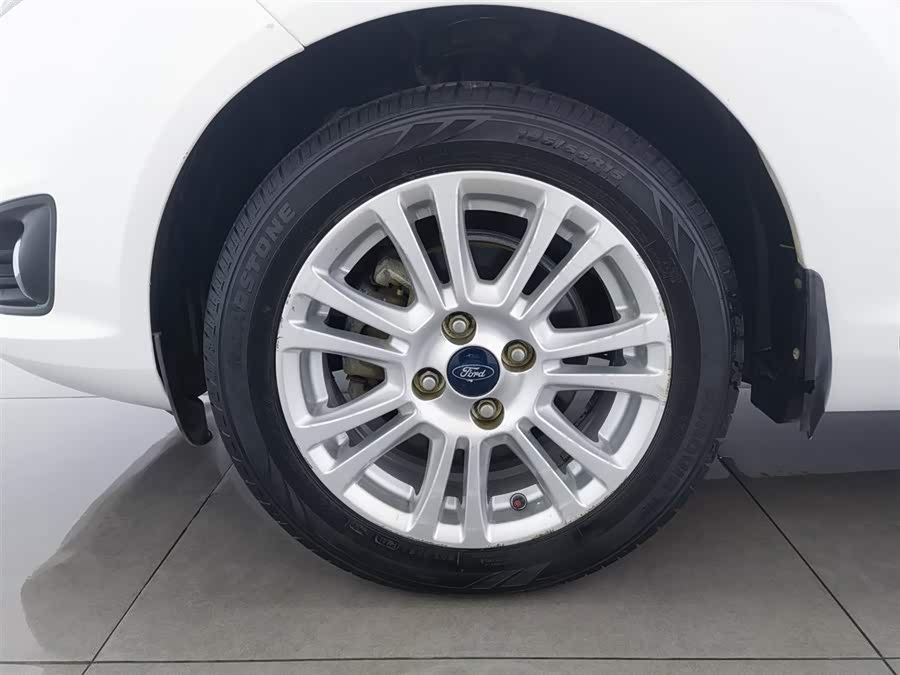 Ford Fiesta 2015 car image #18