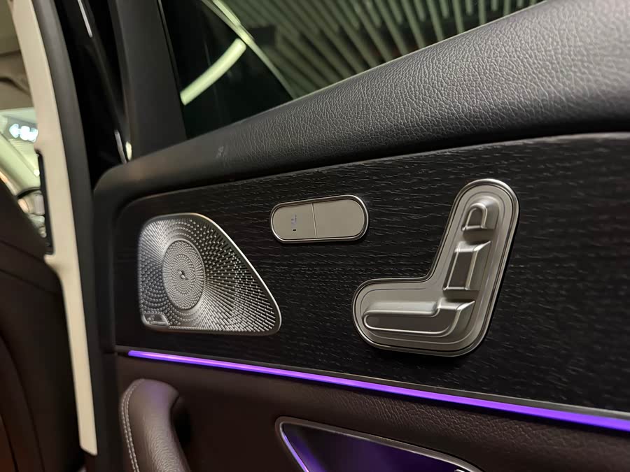 Mercedes-Benz GLE Class 2021 car image #18