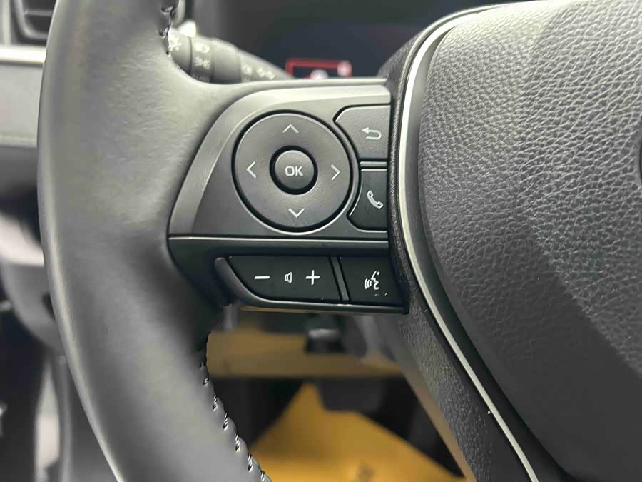 Toyota RAV4 2023 car image #18
