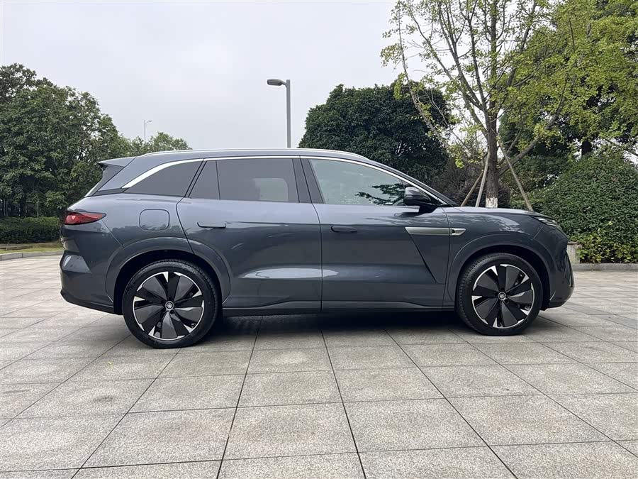 BYD Tang L 2025 immagine di auto #18