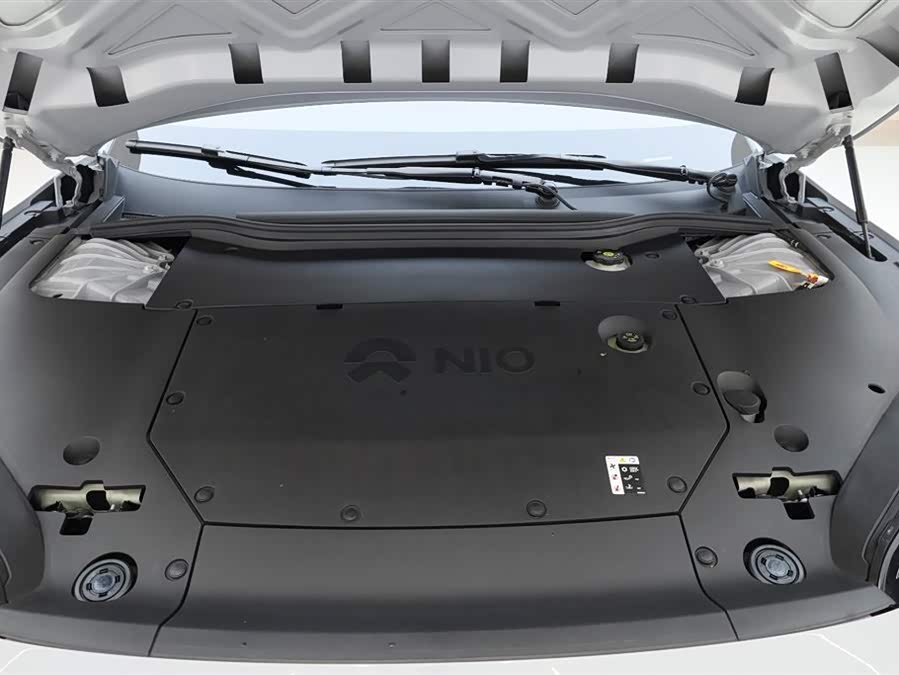 NIO ET5 2024 car image #18