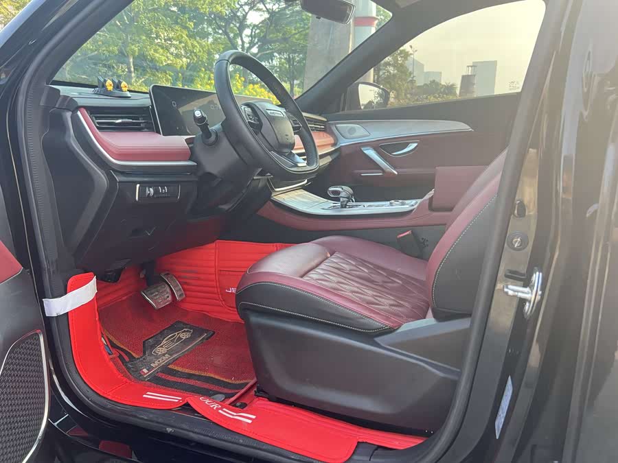 Jetour X70 PLUS 2023 car image #18