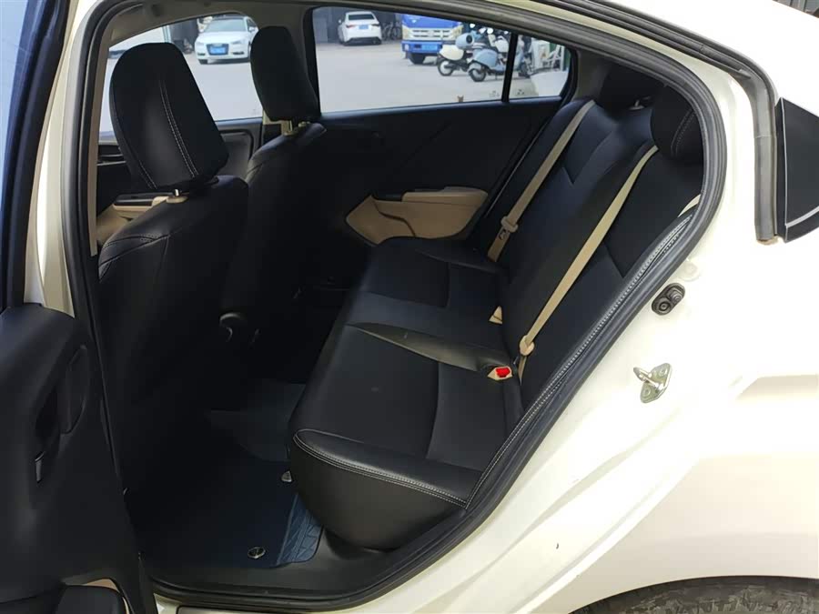 Honda Greiz 2018 car image #18