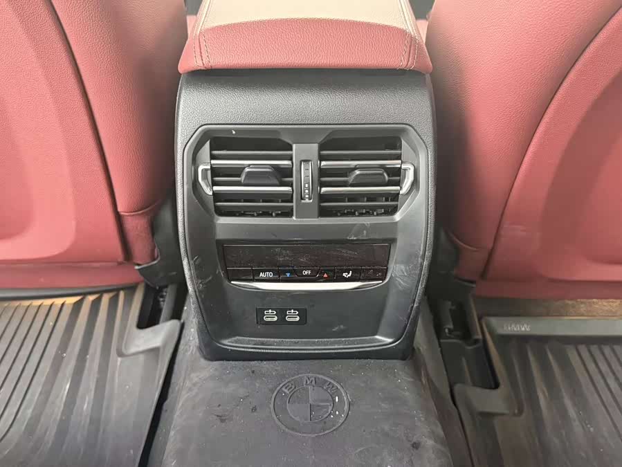 BMW i3 2024 car image #18