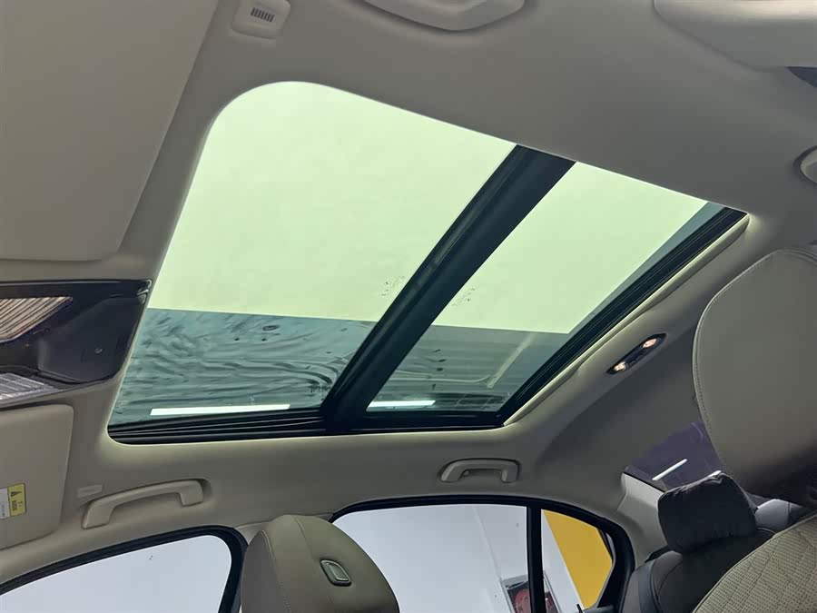 BMW i3 2024 car image #18