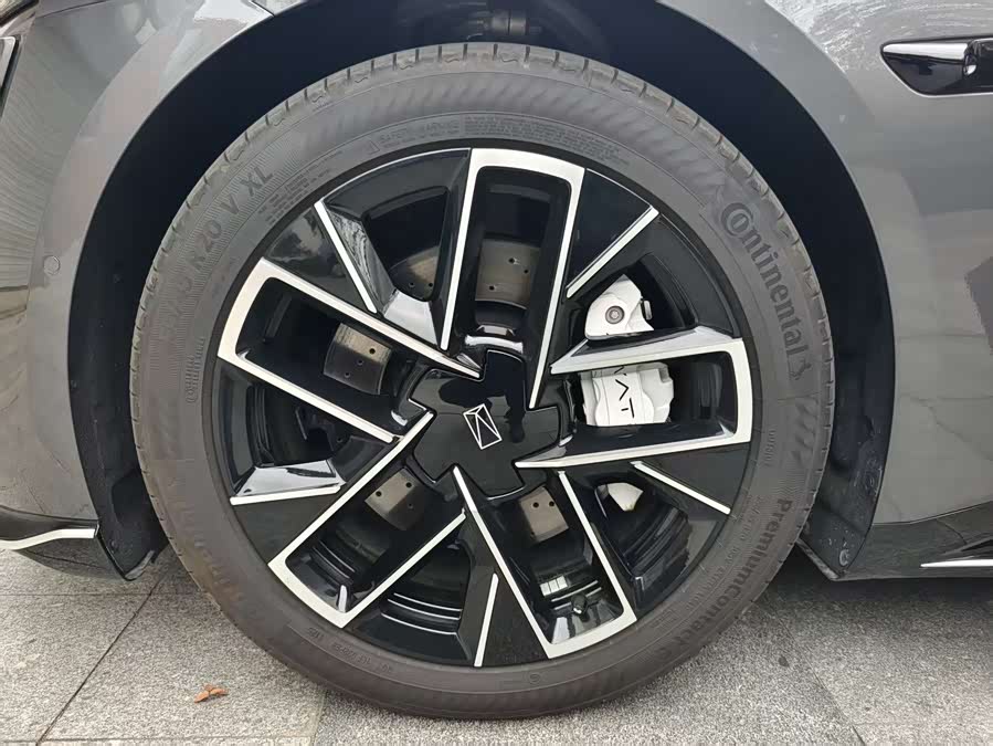 阿维塔 阿维塔06 2025 汽车图片 #18