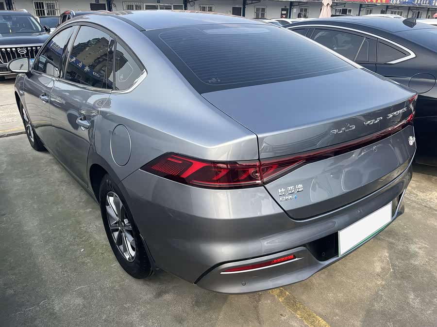 BYD Qin Plus 2024 immagine di auto #18