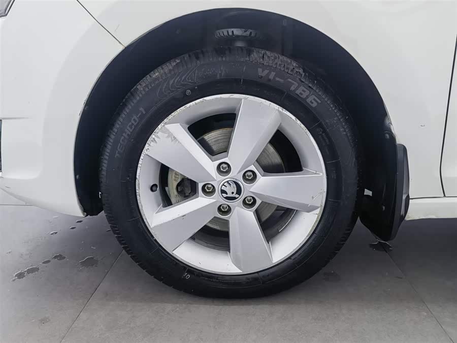 斯柯达 昕锐 2013 汽车图片 #18