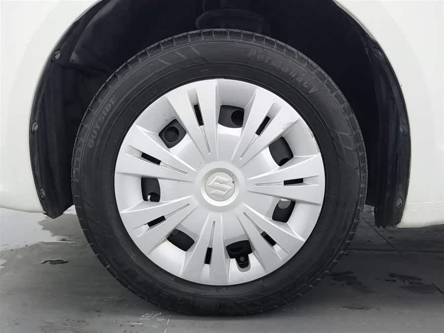 Suzuki Swift 2015 car image #18
