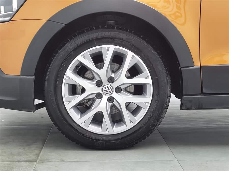 Volkswagen Polo 2019 car image #18