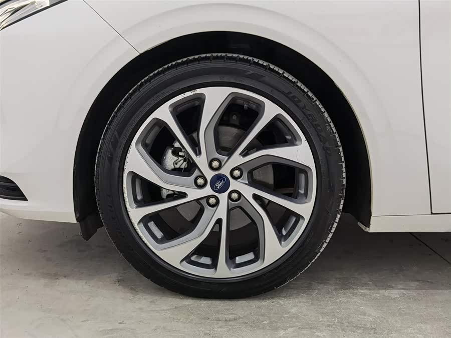 Ford Mondeo 2022 car image #18