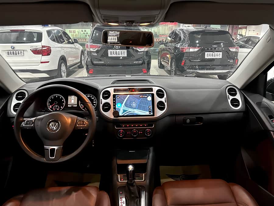 Volkswagen Tiguan 2014 car image #18