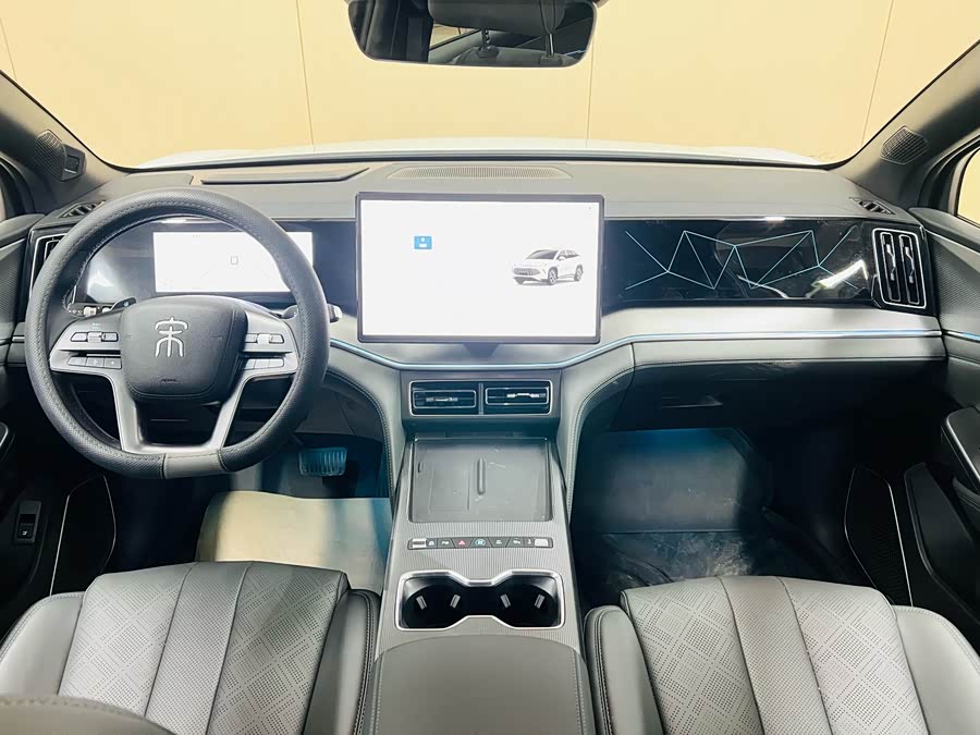BYD SongL DM-i 2025 car image #18
