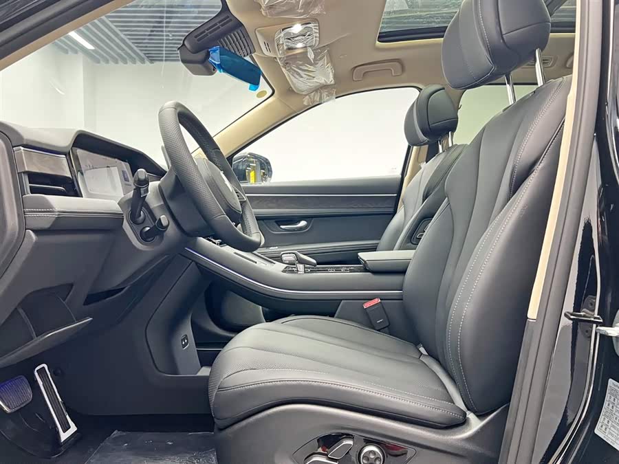 2025 car image #18