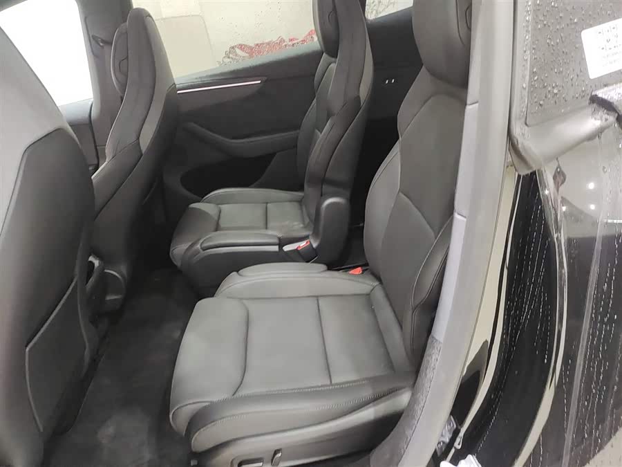 特斯拉 Model Y L 2025 汽车图片 #18