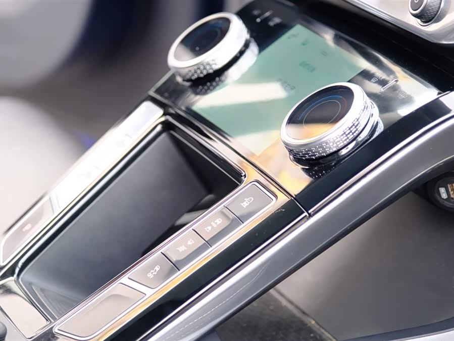 2020 #18 2020 car image #18