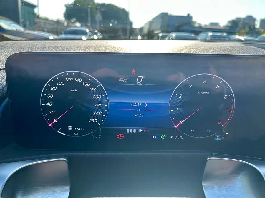 Mercedes-Benz GLB Class 2025 car image #18