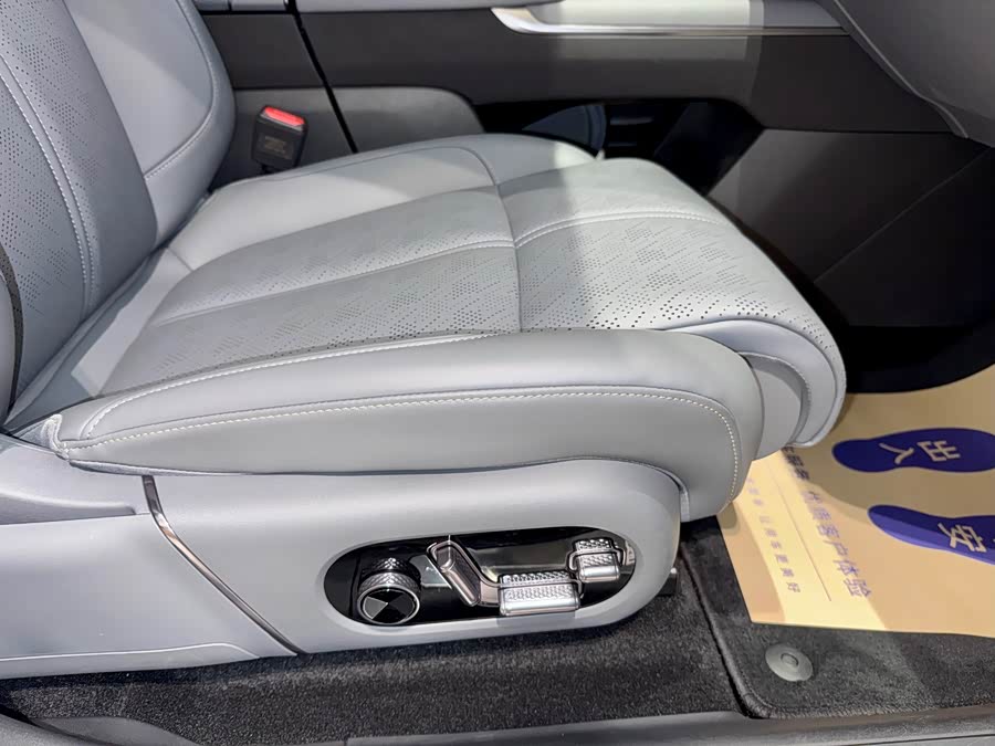 Zeekr 7X 2024 car image #18