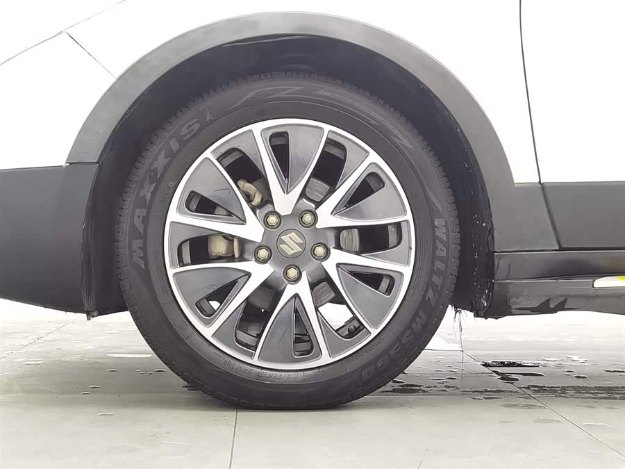 Suzuki S-Cross 2015 صورة سيارة #18