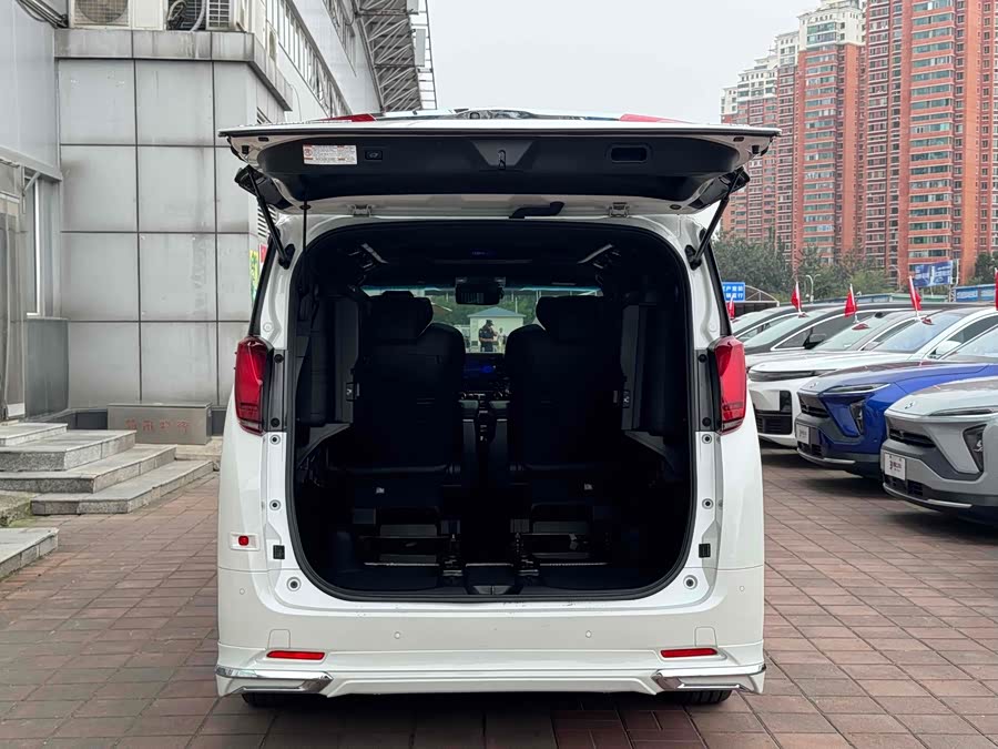 Toyota Alphard 2019 #18 Toyota Alphard 2019 car image #18