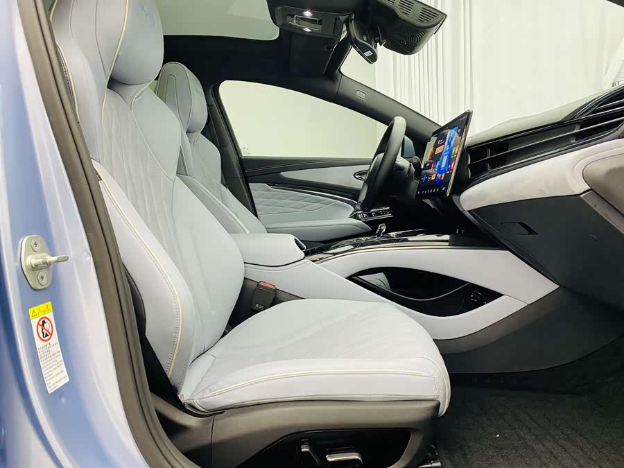 BYD Seal 2023 car image #18