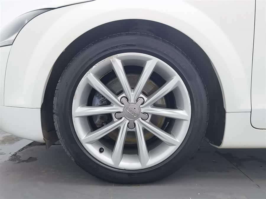 Audi TT 2011 car image #18