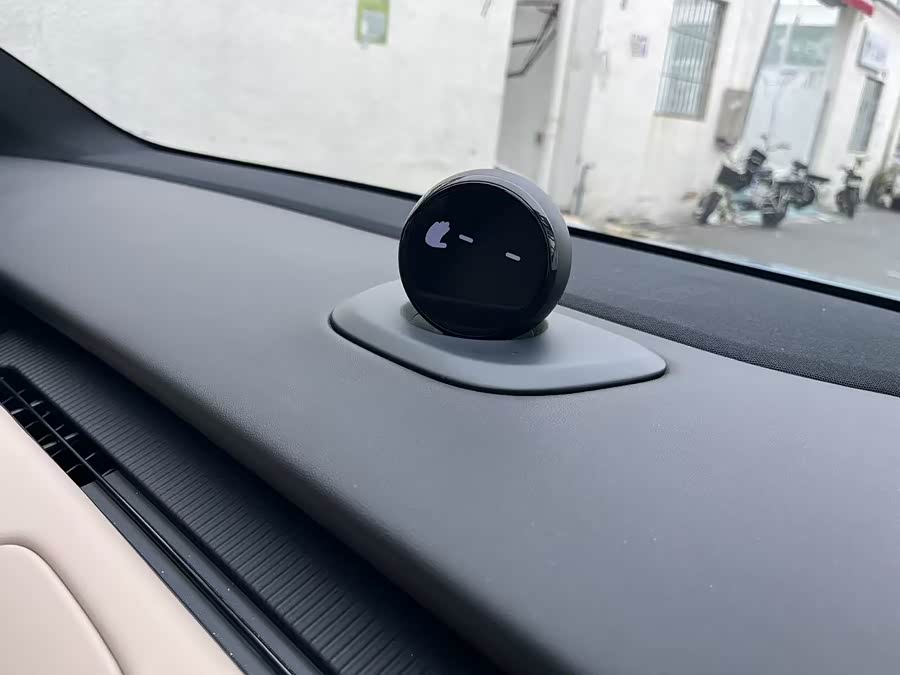 NIO ET5 2023 car image #18