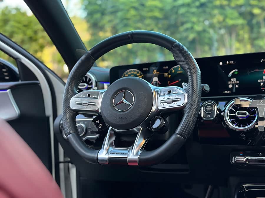 Mercedes-Benz 2020 car image #18