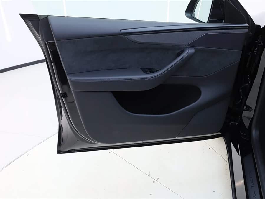 特斯拉 Model Y L 2025 汽车图片 #18