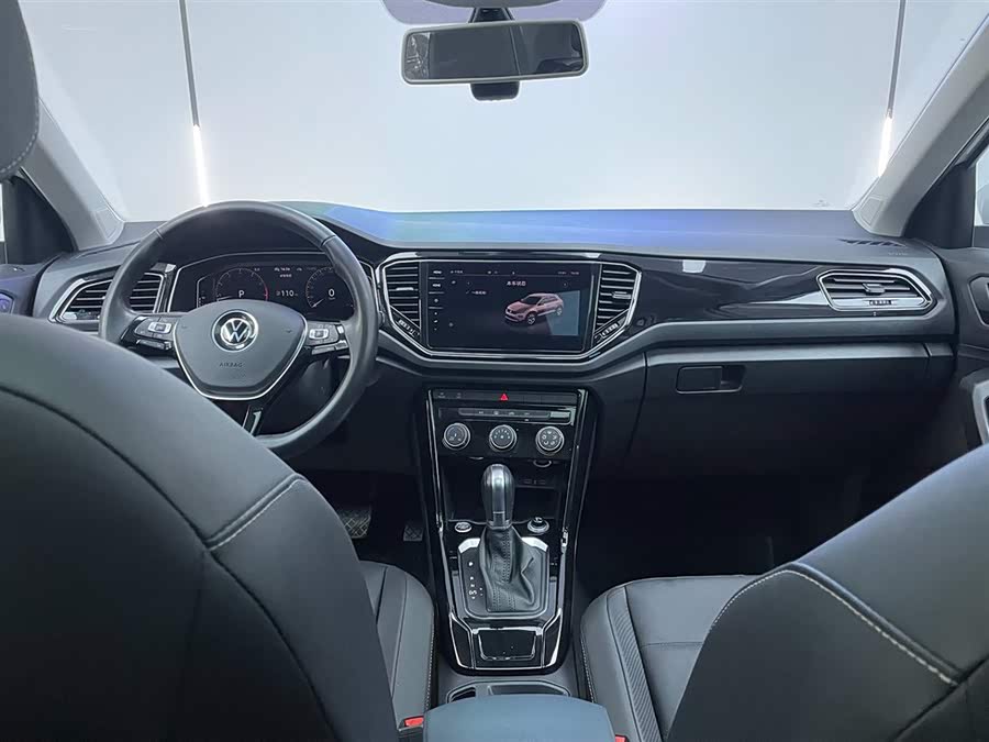 Volkswagen T-Roc 2025 #18 Volkswagen T-Roc 2025 car image #18