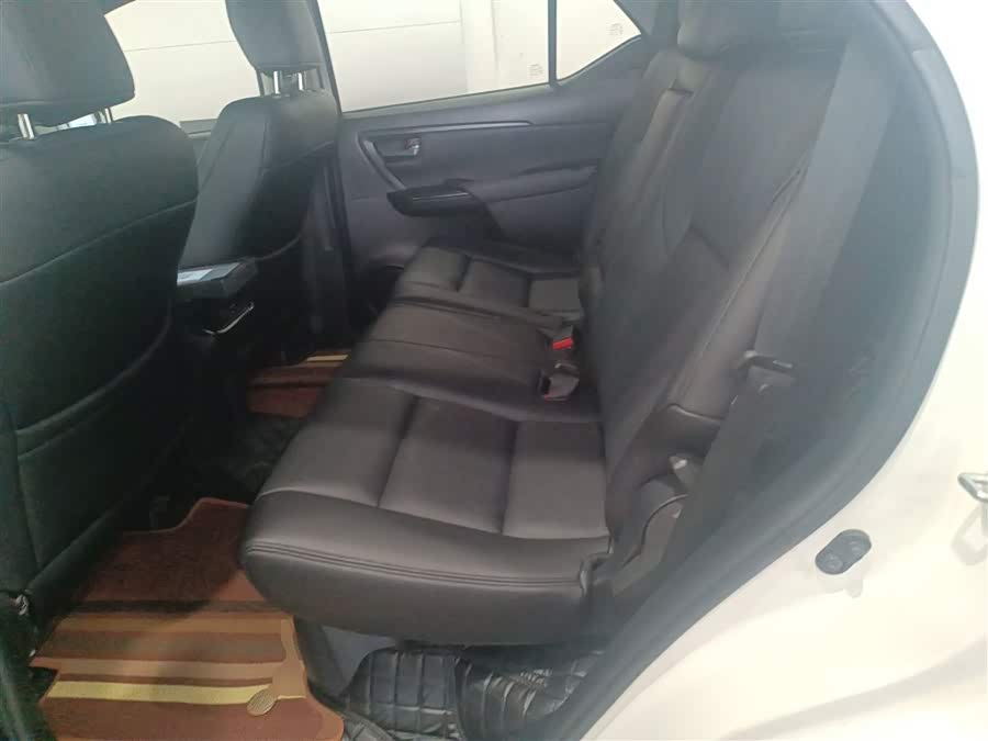 Toyota Fortuner 2019 car image #18