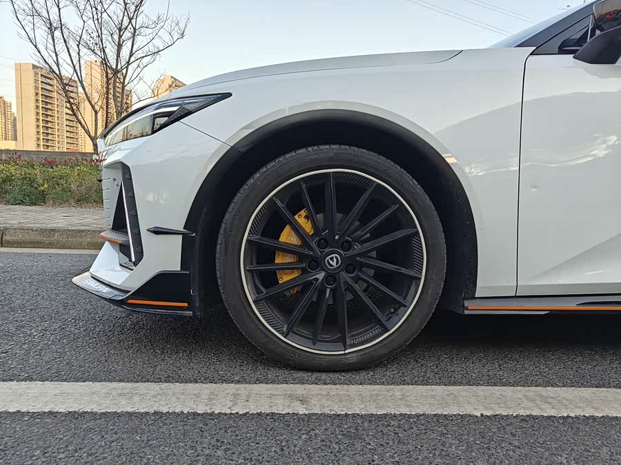 Changan UNI-V 2023 car image #18