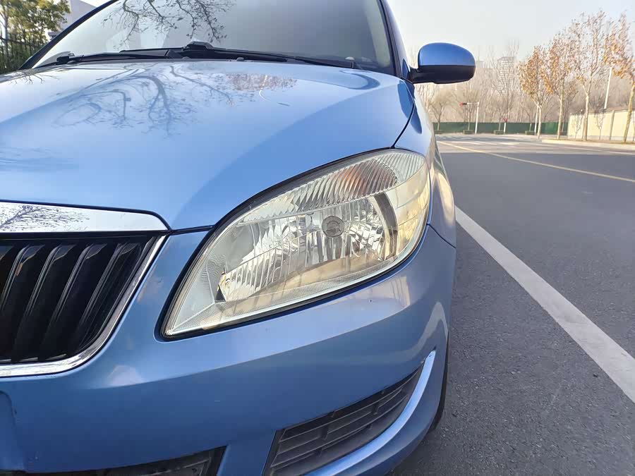 Skoda Fabia 2013 immagine di auto #18