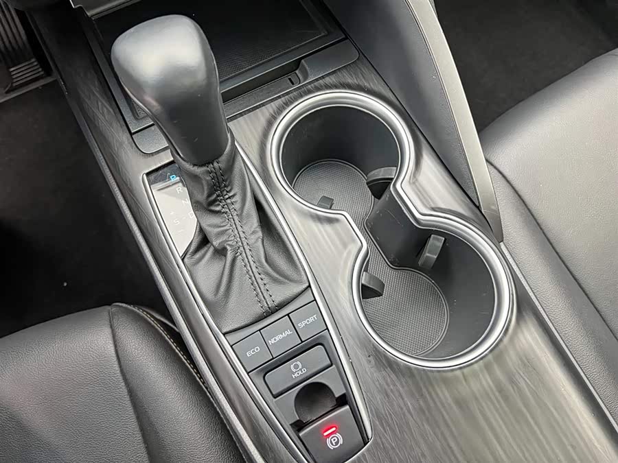 Toyota Camry 2021 car image #18