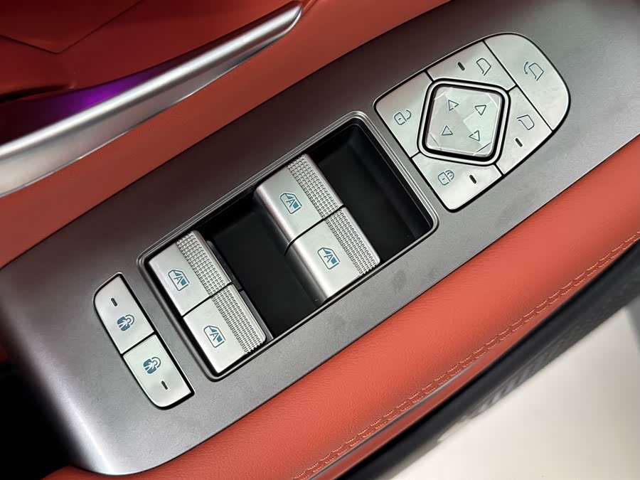 BYD Tang L 2025 immagine di auto #18