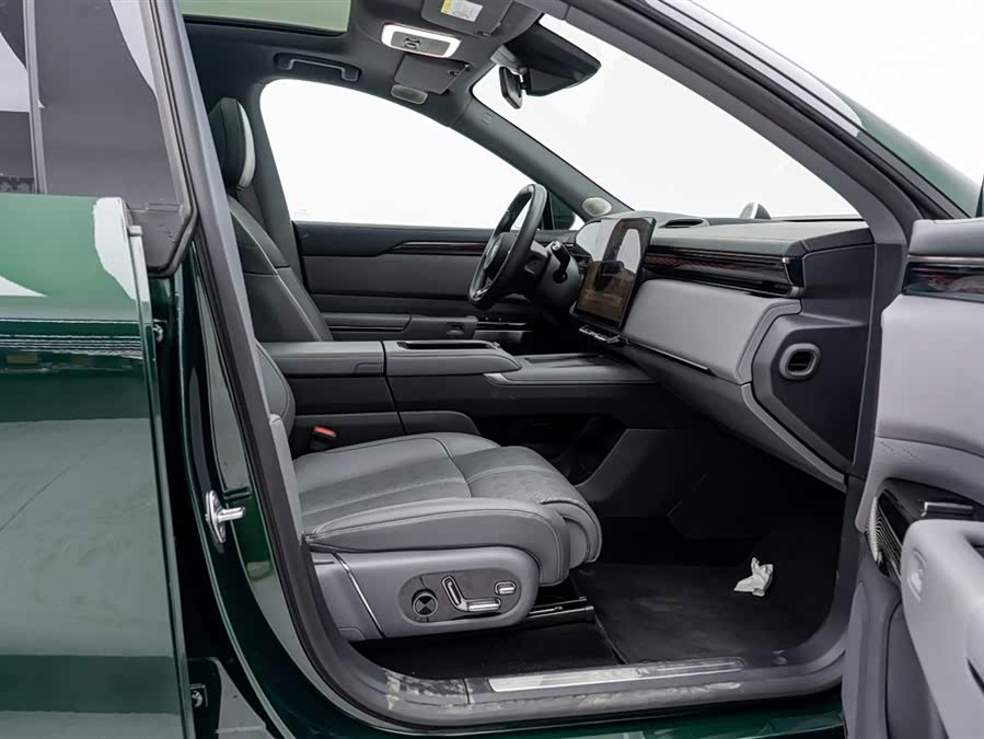 Zeekr 7X 2024 car image #18