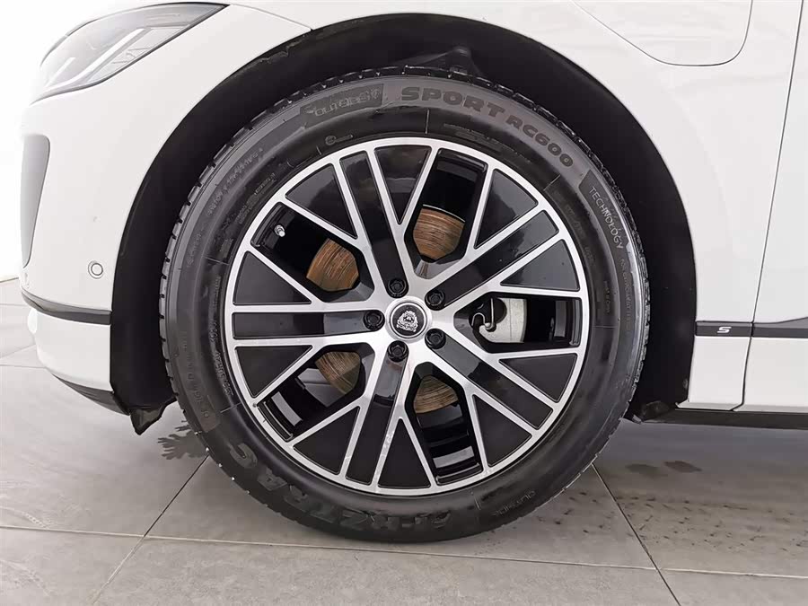 2020 car image #18