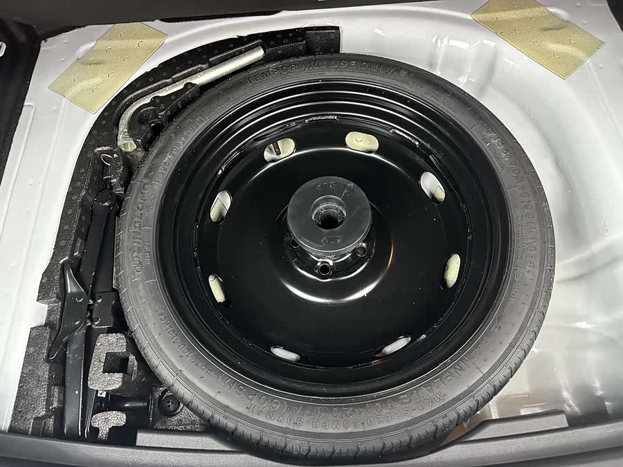 Skoda Karoq 2022 изображение автомобиля #18