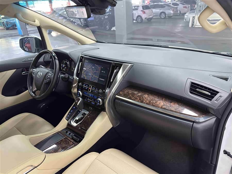 Toyota Alphard 2023 immagine di auto #18
