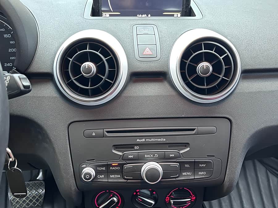 Audi A1 2015 car image #18