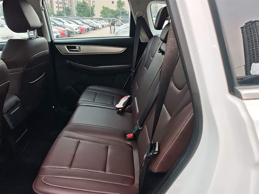 Forthing T5 2023 #18 Forthing T5 2023 immagine di auto #18