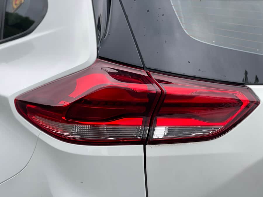 Chevrolet Tracker 2020 immagine di auto #18