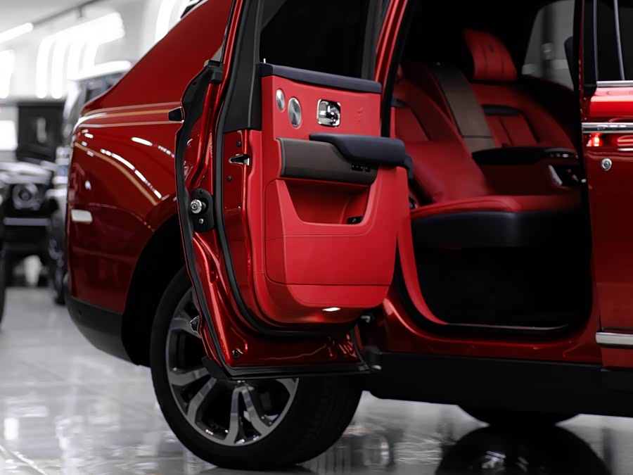 Rolls-Royce Cullinan 2023 #18 Rolls-Royce Cullinan 2023 car image #18