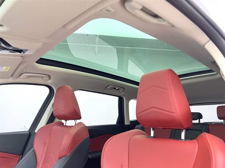 BMW iX1 2024 car image #18