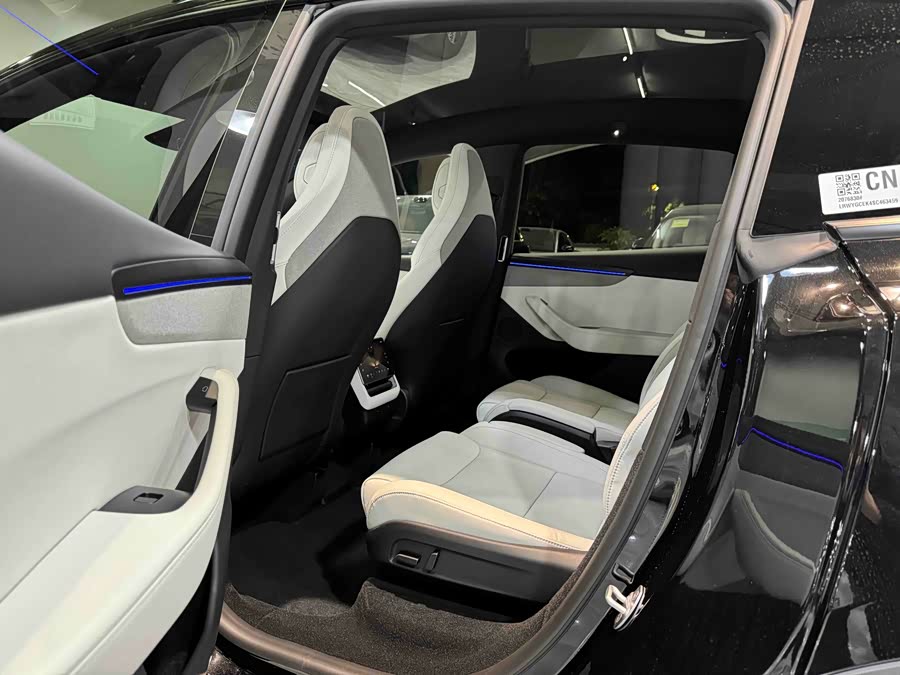 特斯拉 Model Y L 2025 汽车图片 #18