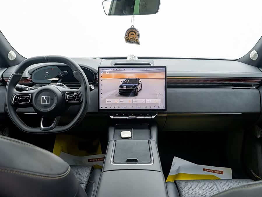 Zeekr 7X 2024 car image #18