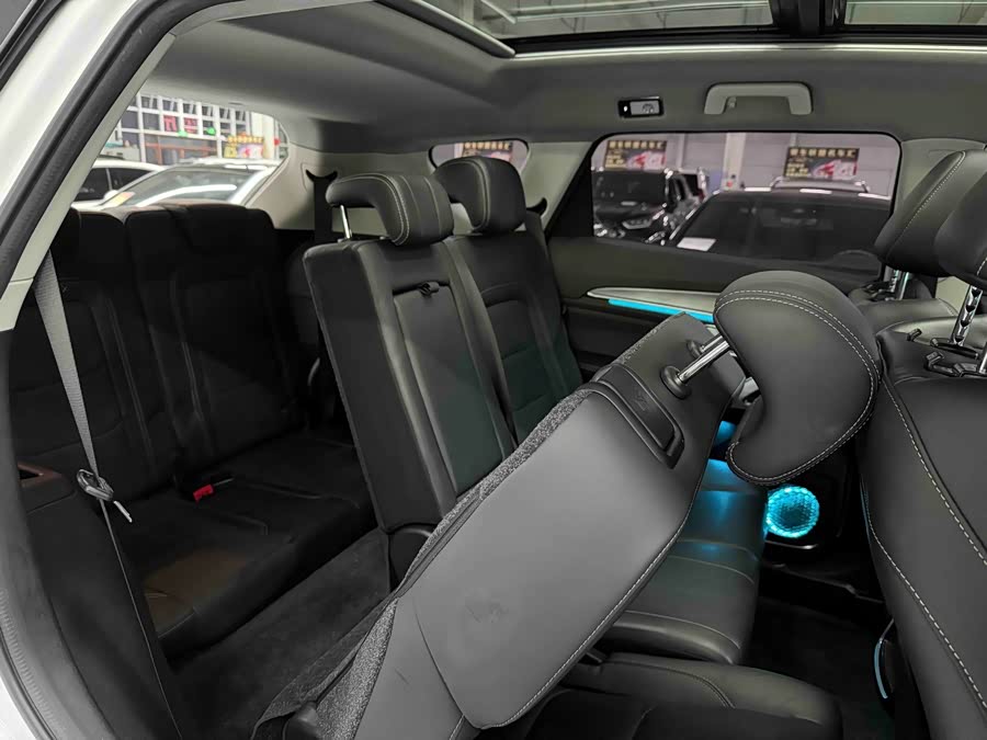 Jetour X70 PLUS 2022 car image #18