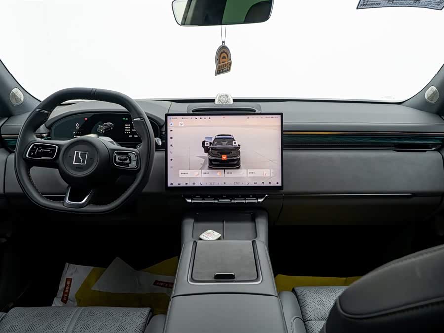 Zeekr 7X 2024 car image #18