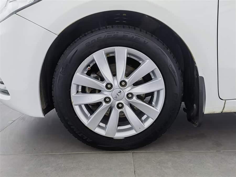 Kia K3 2015 car image #18