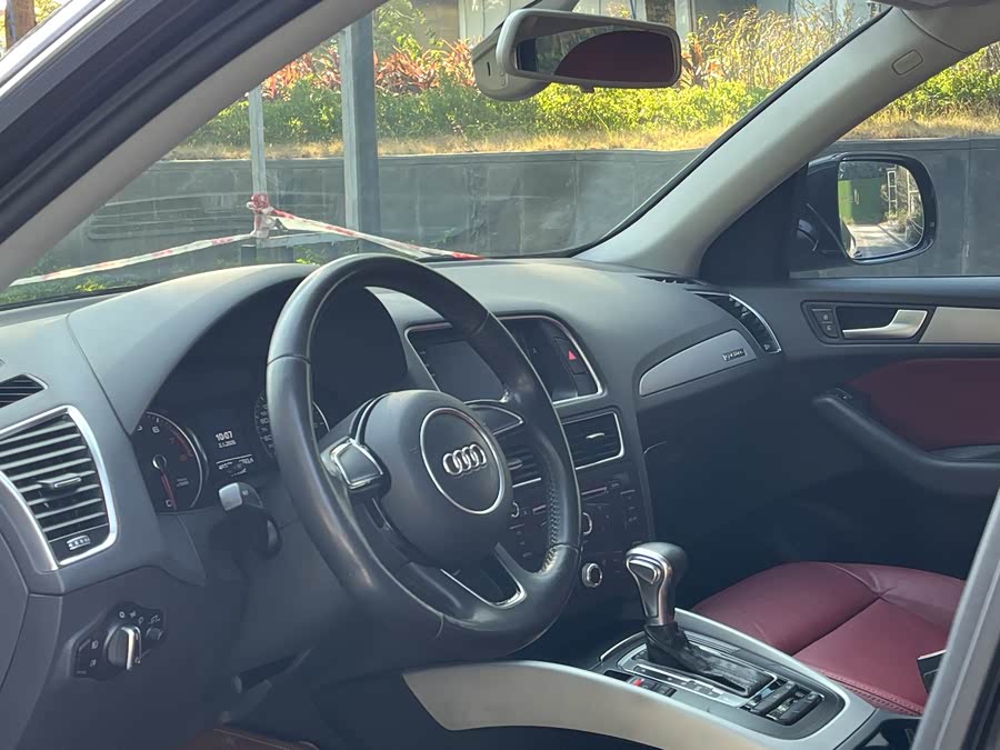 Audi Q5 2015 car image #18